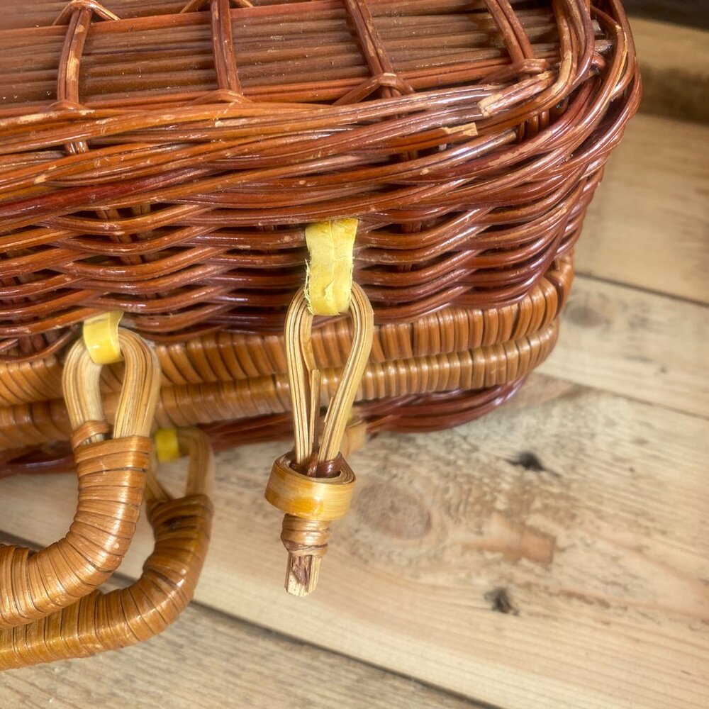 Vintage Wicker Picnic Basket Tote Double Latched Woven Rattan Retro Handbag - Picture 4 of 8